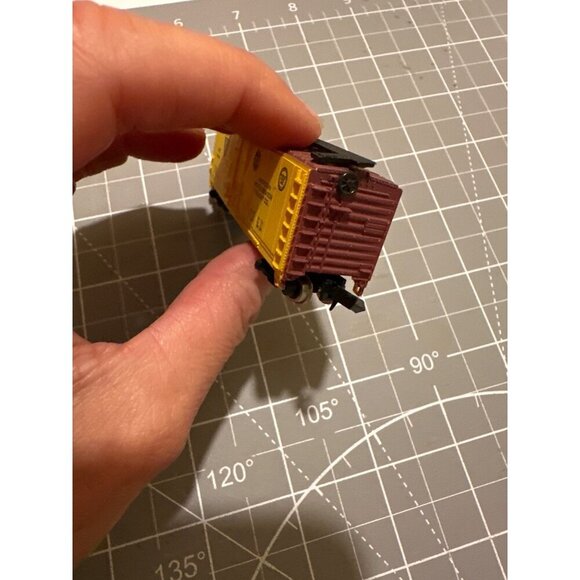 American Refrigerator Transit Co ART26904 N Scale 41 Ft Mechanical Reefer 5004 - Picture 4 of 16